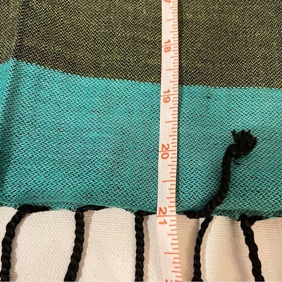 Scarf wrap in greens - Picture 7 of 7